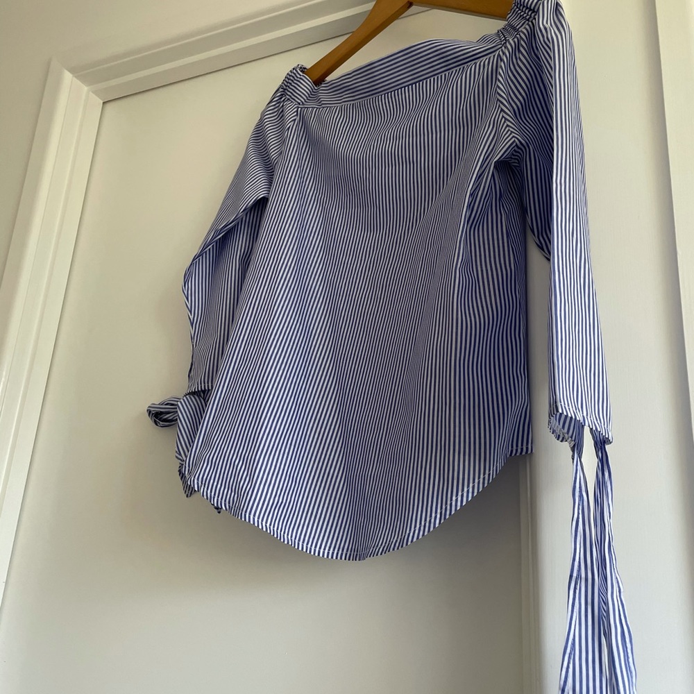 🎈🧨💗Host Pick ☄️🧨 NEW One shoulder blouse - XS-S - Picture 2 of 5